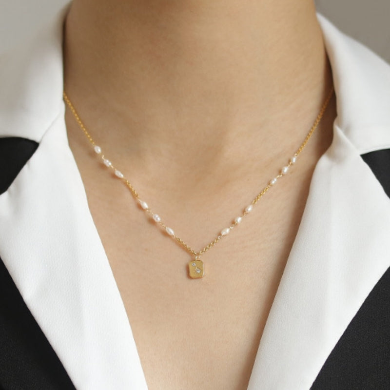 Fashionable And Elegant Design Light Luxury Necklace 